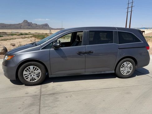 Used 2016 Honda Odyssey LX image 12