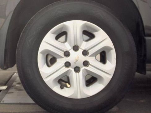 Used 2017 Chevrolet Traverse LS FWD image 7