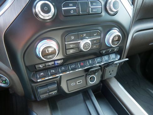 Used 2019 GMC Sierra 1500 Denali w/ Denali Ultimate Package AWD/4WD image 34
