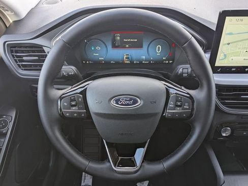 New 2026 Ford Escape SE w/ PHEV Premium Package FWD image 18