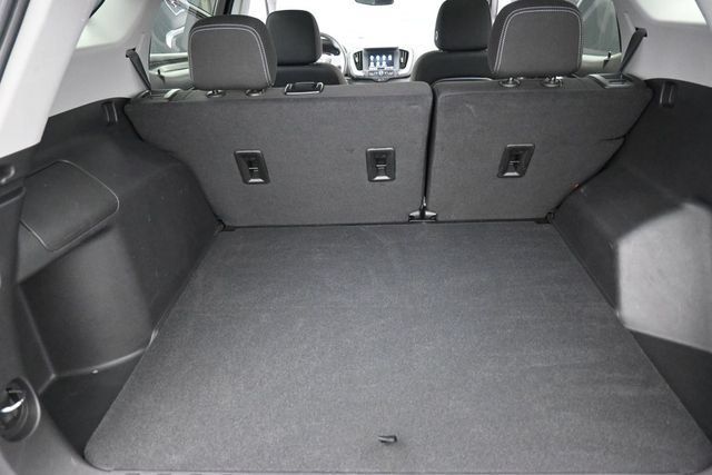 Used 2023 GMC Terrain SLE w/ Driver Convenience Package FWD image 25