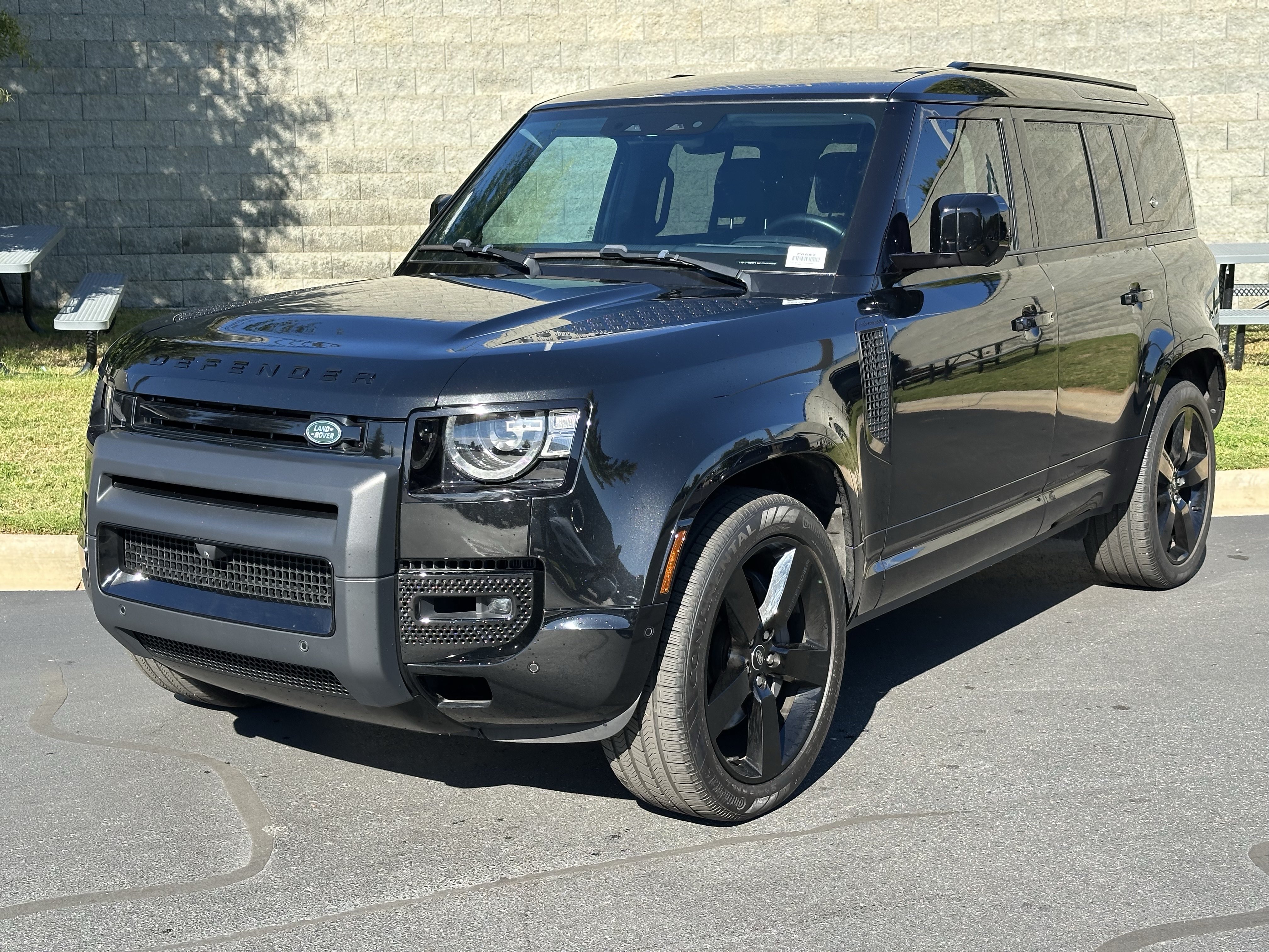 Used 2024 Land Rover Defender 110 X-Dynamic SE AWD/4WD image 2