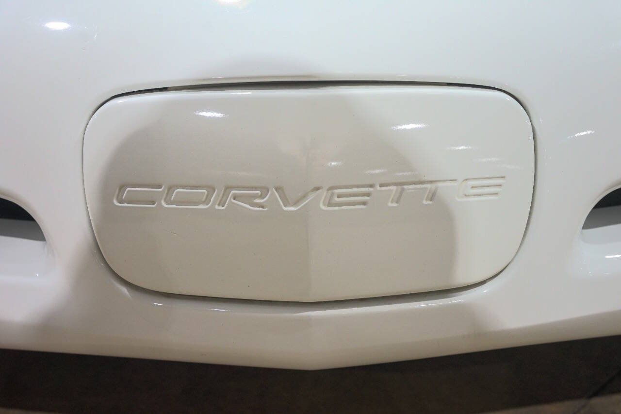 Used 1998 Chevrolet Corvette Coupe RWD image 24