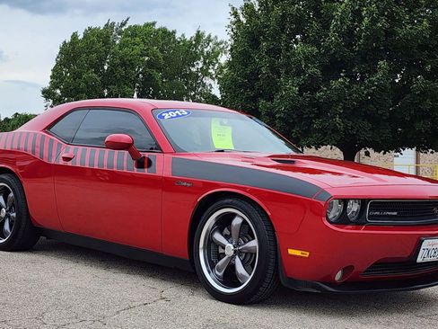 Used 2013 Dodge Challenger R/T Plus image 2