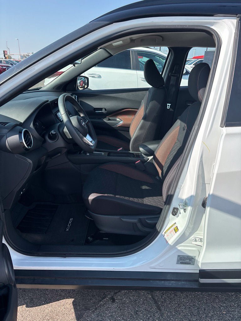Used 2023 Nissan Kicks SR FWD image 13