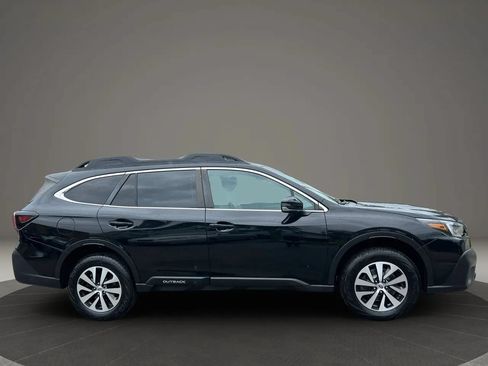 Used 2022 Subaru Outback Premium AWD/4WD image 4