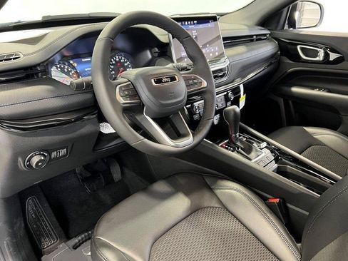 New 2026 Jeep Compass Latitude image 25