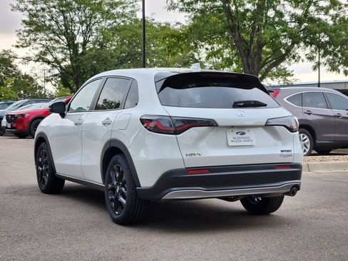 Used 2025 Honda HR-V Sport image 3