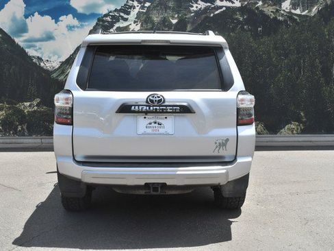 Certified 2019 Toyota 4Runner TRD Off-Road Premium AWD/4WD image 10