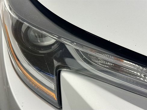Used 2020 Toyota Corolla LE FWD image 35