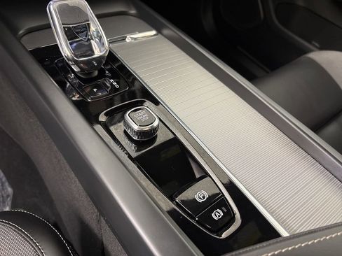 Used 2024 Volvo XC60 T8 Polestar w/ Protection Package Premier image 23