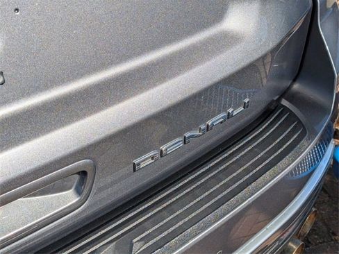 Used 2022 GMC Yukon Denali w/ Denali Premium Package image 16