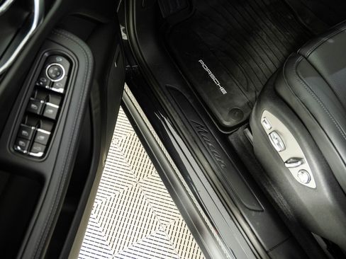 New 2026 Porsche Macan AWD/4WD image 8