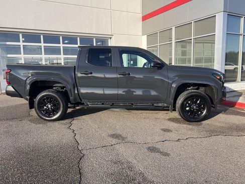 Used 2024 Toyota Tacoma SR image 26