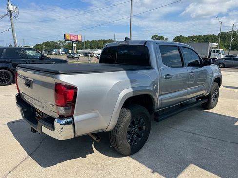 Used 2021 Toyota Tacoma SR5 image 5