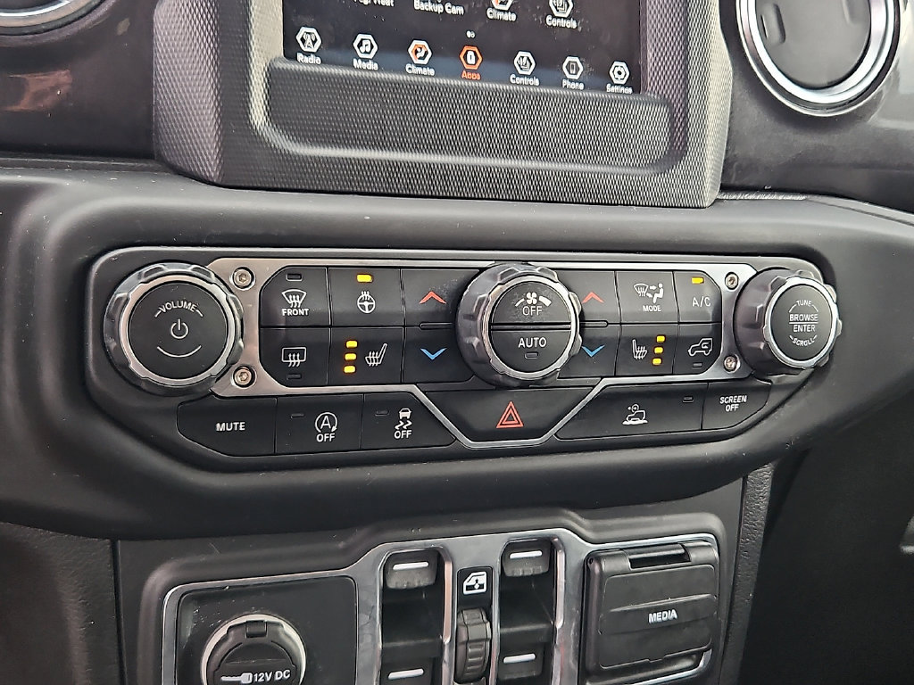 Used 2021 Jeep Wrangler Unlimited Sahara AWD/4WD image 16