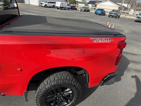 Used 2019 Chevrolet Silverado 1500 Custom Trail Boss w/ Custom Convenience Package image 9