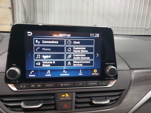Certified 2025 Nissan Altima 2.5 SV FWD image 23