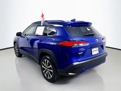 Certified 2022 Toyota Corolla Cross XLE image 5