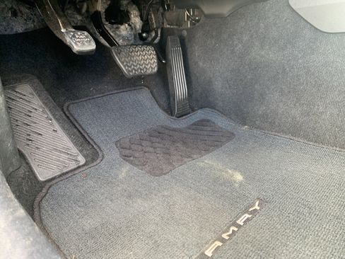 Used 2024 Toyota Camry SE image 17