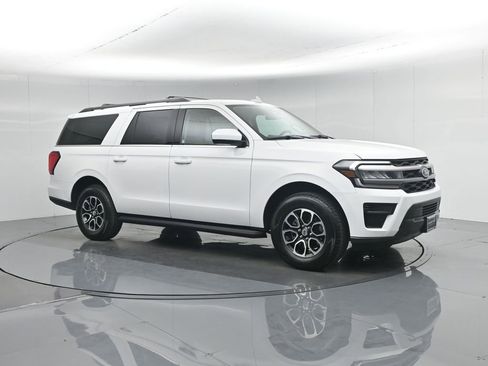 Certified 2024 Ford Expedition Max XLT image 7