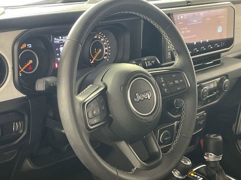 Used 2025 Jeep Wrangler Unlimited Sport AWD/4WD image 12