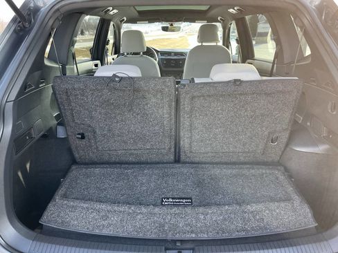 Used 2021 Volkswagen Tiguan SE R-Line w/ 3rd Row Seat Package image 29