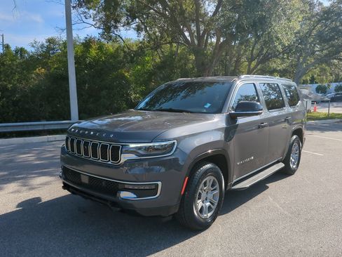 Used 2024 Jeep Wagoneer 4WD w/ Convenience Group I image 2