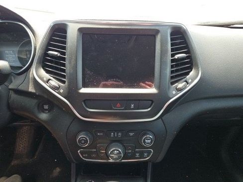 Used 2022 Jeep Cherokee Trailhawk w/ Sound & Nav Group AWD/4WD image 19