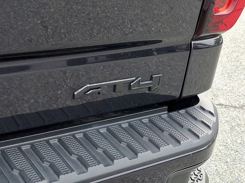 Used 2023 GMC Sierra 1500 AT4 w/ Technology Package AWD/4WD image 32