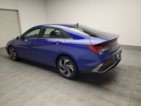 Used 2025 Hyundai Elantra SEL image 3