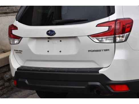 Used 2020 Subaru Forester Premium image 27