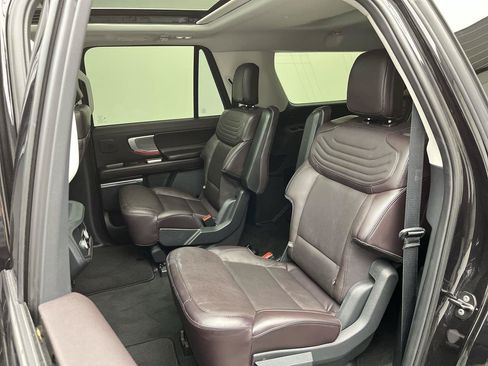 Used 2025 Ford Expedition Max Platinum w/ Platinum Ultimate Package AWD/4WD image 14