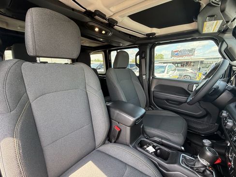 Used 2024 Jeep Wrangler Unlimited Sport AWD/4WD image 25