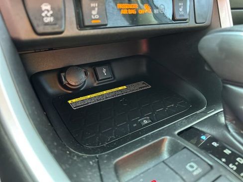 Used 2021 Toyota RAV4 XLE Premium AWD/4WD image 49