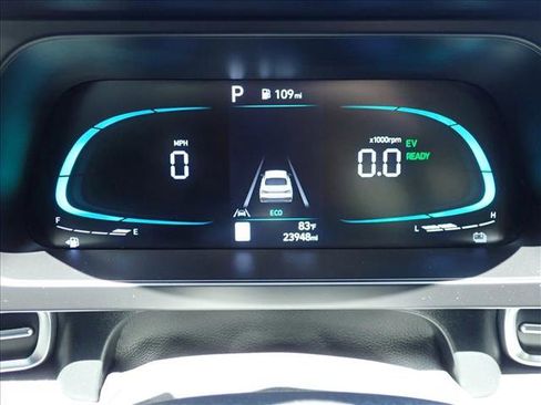 Used 2025 Hyundai Elantra Hybrid FWD image 22