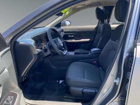 Used 2025 Nissan Kicks SV w/ Illumination Package FWD image 9
