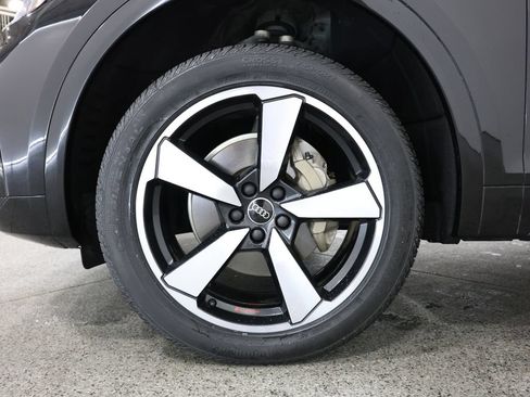 Certified 2023 Audi Q5 2.0T Premium Plus w/ Premium Plus Package AWD/4WD image 5