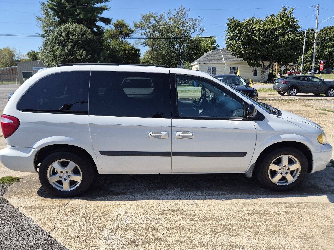 Used 2007 Dodge Caravan SXT w/ Popular Equipment Group I FWD image 5