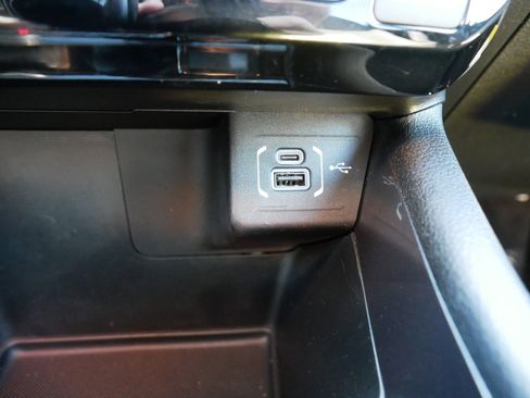 Used 2023 Jeep Compass Sport image 33