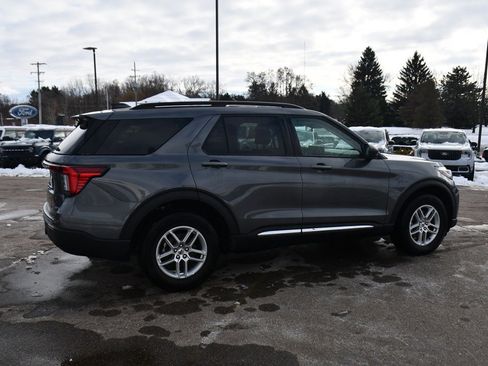 Used 2025 Ford Explorer Active image 7