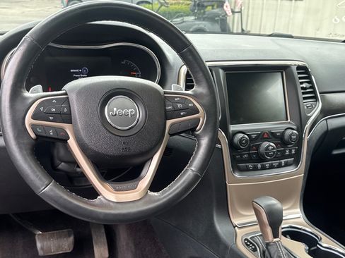 Used 2016 Jeep Grand Cherokee Limited AWD/4WD image 12