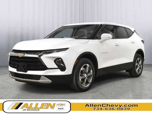 Used 2025 Chevrolet Blazer LT AWD/4WD image 1