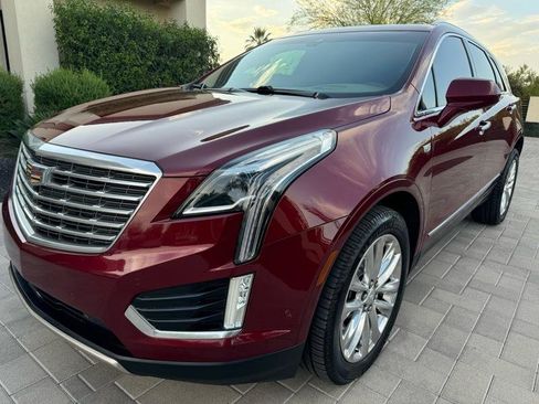 Used 2018 Cadillac XT5 Platinum w/ Driver Assist Package AWD/4WD image 2