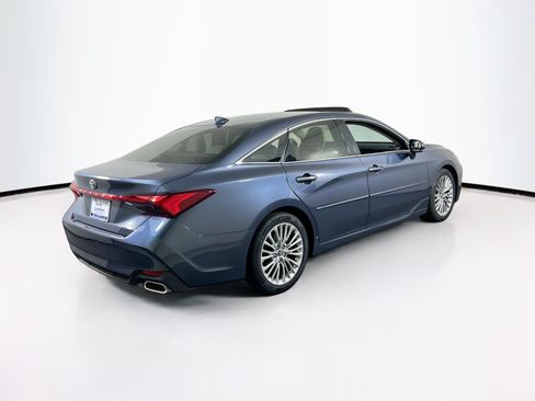 Used 2019 Toyota Avalon Limited w/ All Weather Liner Package FWD image 5