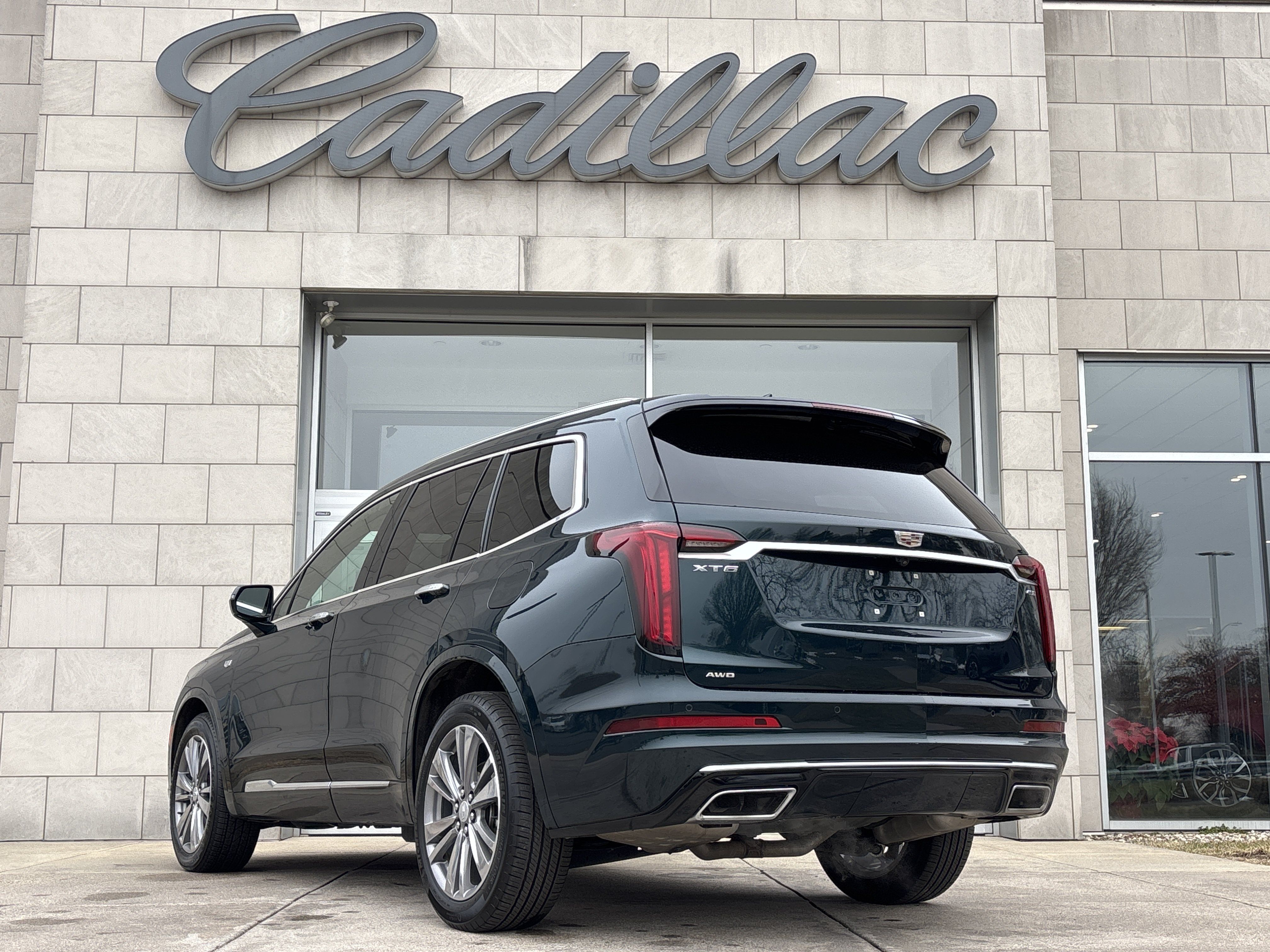 Used 2025 Cadillac XT6 Premium Luxury AWD/4WD image 8