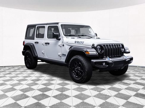 Used 2023 Jeep Wrangler Unlimited w/ Cold Weather Group AWD/4WD image 15