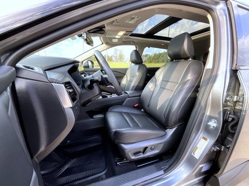 Certified 2024 Nissan Rogue SL w/ SL Premium Package image 11