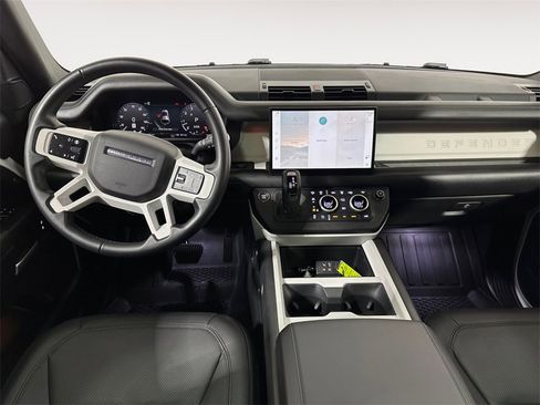 Used 2025 Land Rover Defender 110 X-Dynamic SE image 10