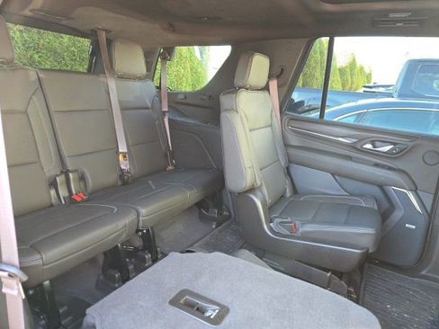 Used 2022 GMC Yukon Denali w/ Denali Premium Package image 18